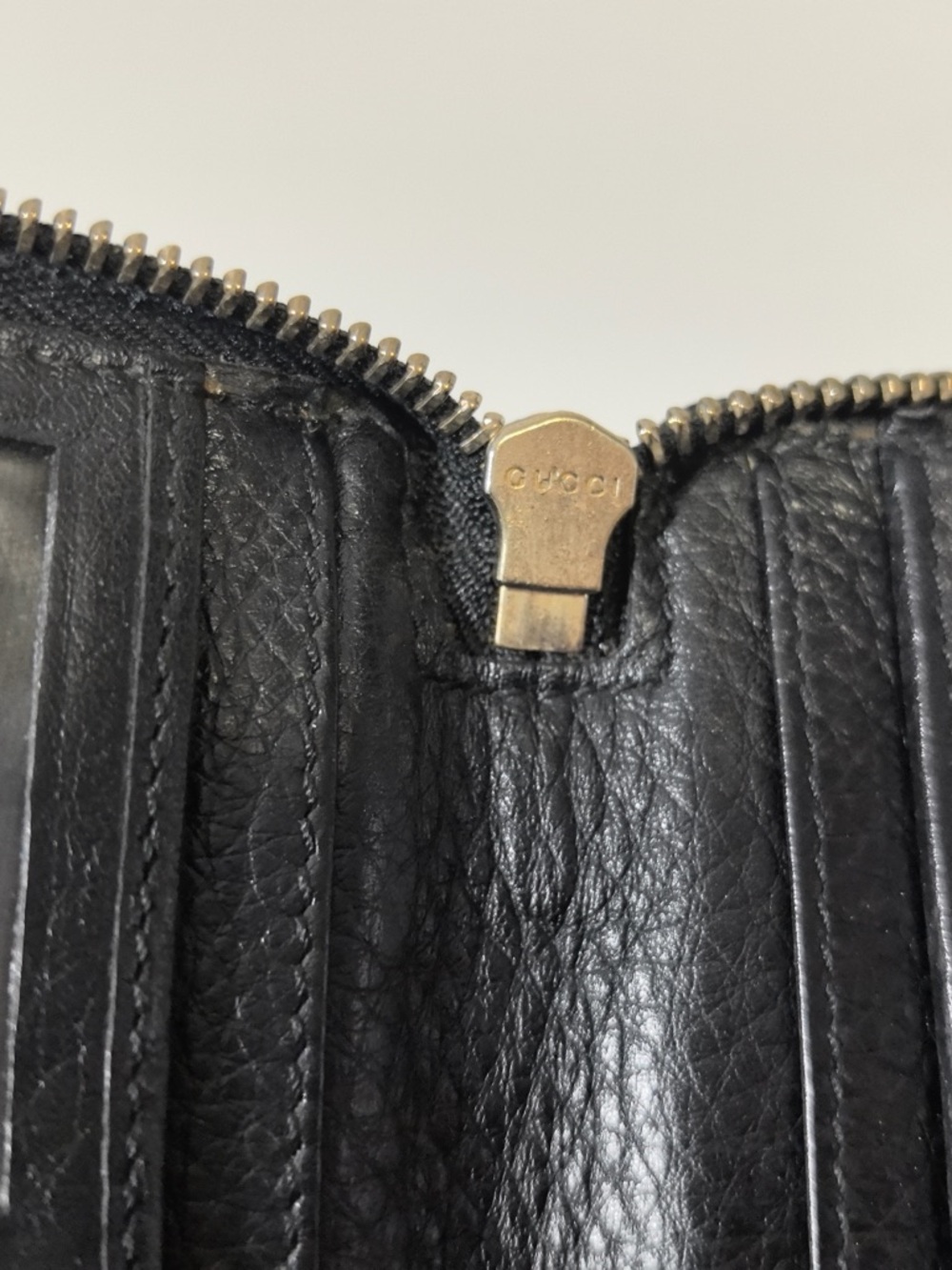 Gucci Black Leather Logo Toiletry Bag - Picture 9 of 11